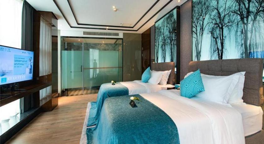 Xana Hotelle-Hotel Luzhou Baizitu Square Exterior photo